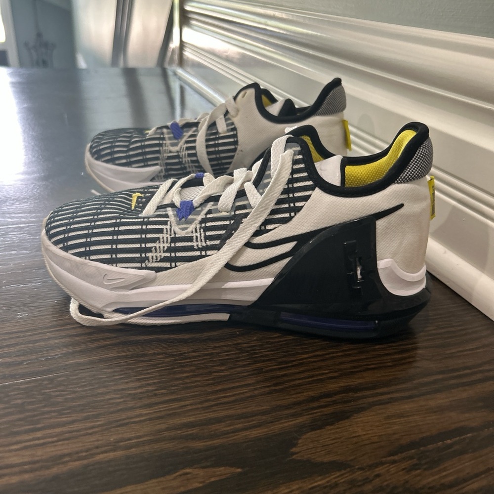 Nike White and Black Sneakers with Yellow Highlights